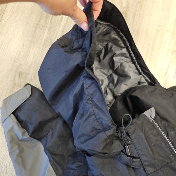 Columbia Men's Dark and Light Gray Water Resistant Winter Coat - Picture 3 of 11